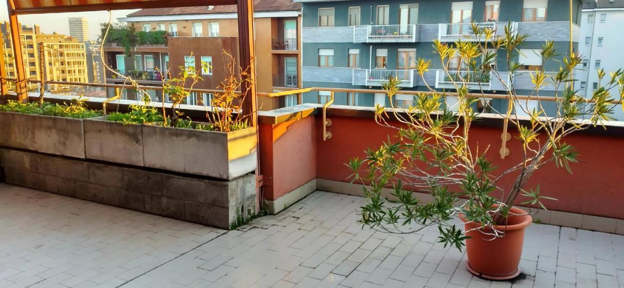 Meraviglioso Super Attico Con Terrazza Milano Exteriör bild